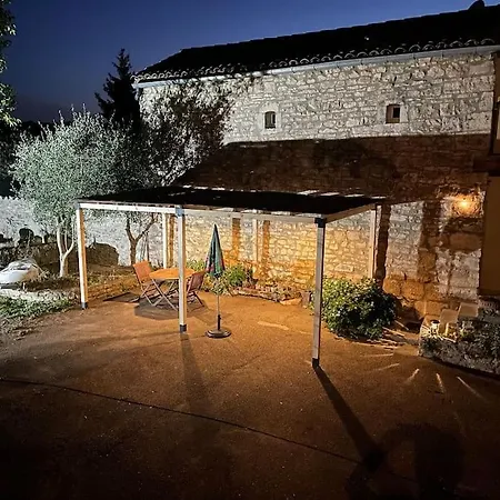 Le Mas De La Pouzolle Le Garn Exterior photo