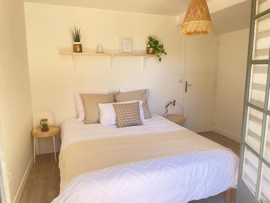 Bed & Breakfast De La Pouzolle Le Garn